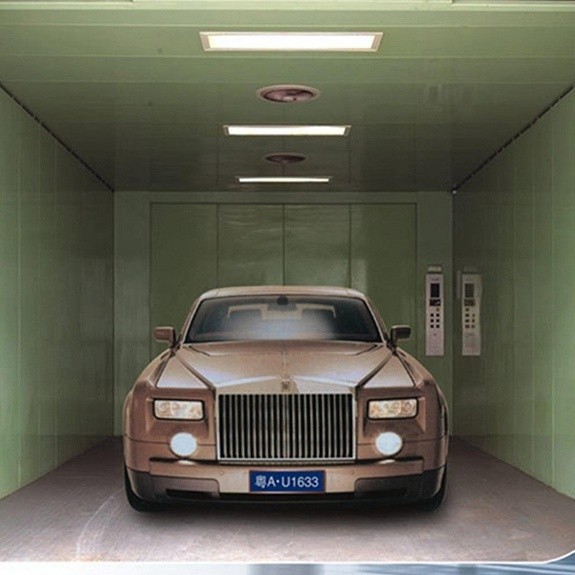Autohissi asuintallissa